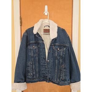 Levis Women’s Ex Boyfriend Sherpa Denim Jacket Size Small Blue Trucker